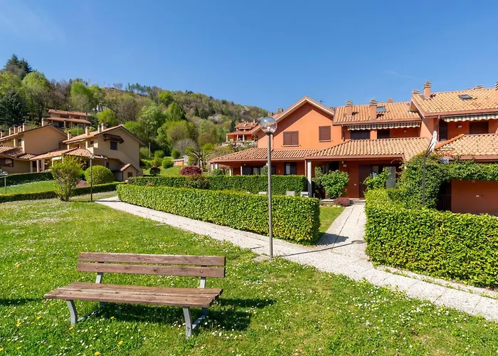 Panorama And Garden By Wonderful Italy * Bellagio